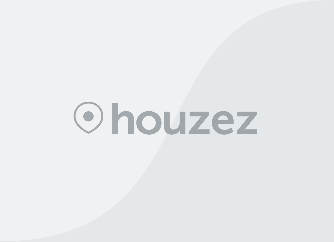 Gorgeous in green house